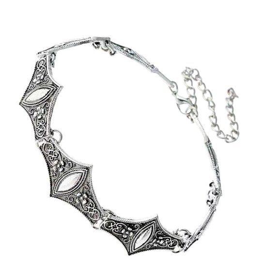 Unique Aged Metal Necklace With Intricate Bohemian Motifs Adjustable Clavicle Chain Jewelry For Stylish Elegant Outfits