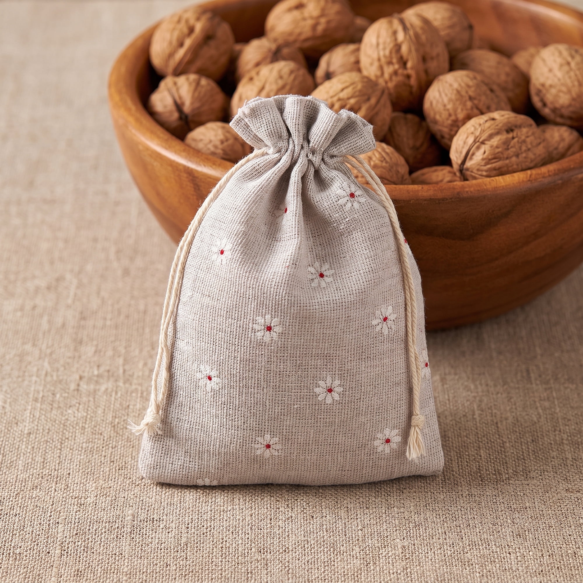 Unique Bargains Stylish Drawstring Gift Bags with Handles for Occasions White 5.1" x 7.1"