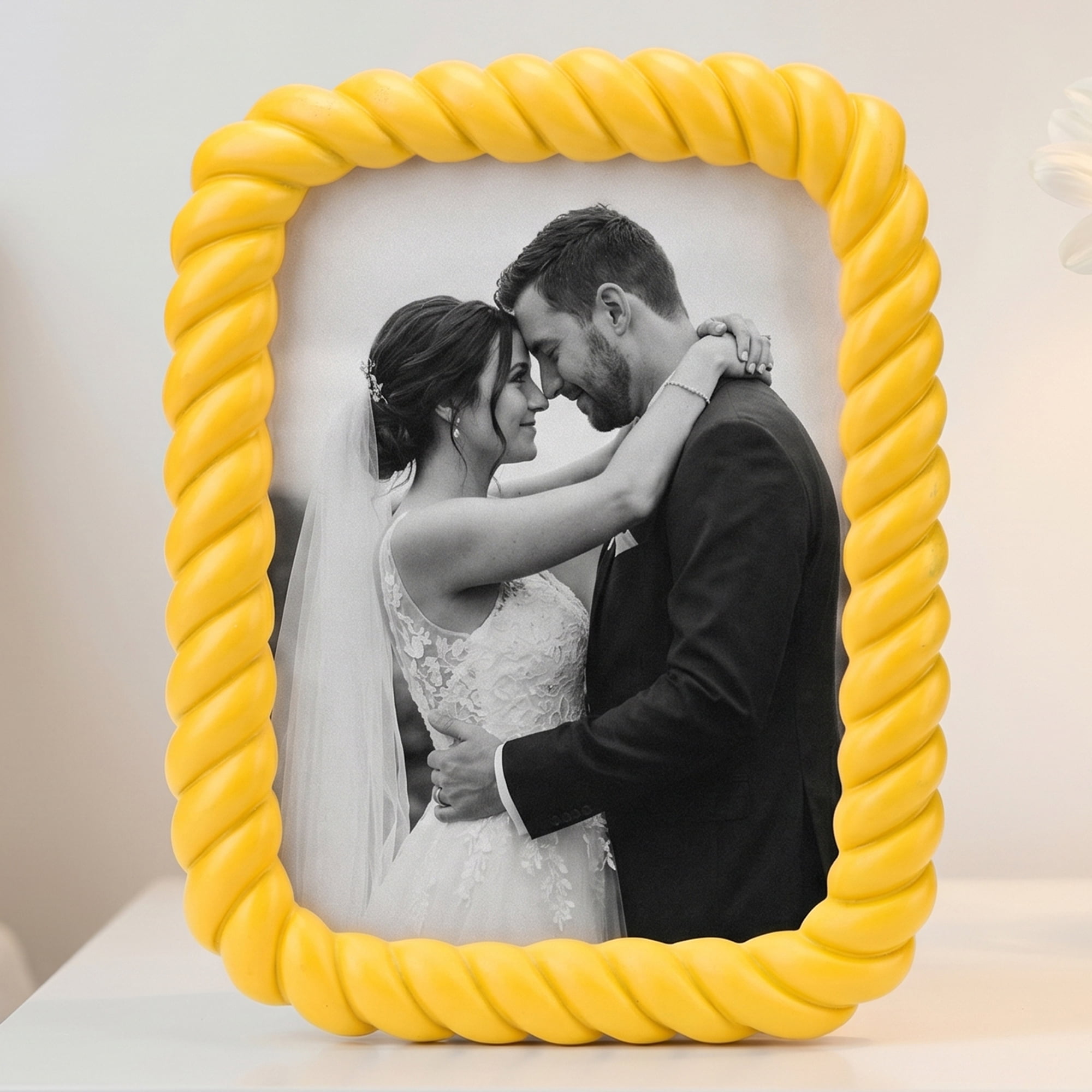 Unique Bargains Twisted Rope Resin Picture Frame for Coastal & Farmhouse Display Yellow 5" x 7"