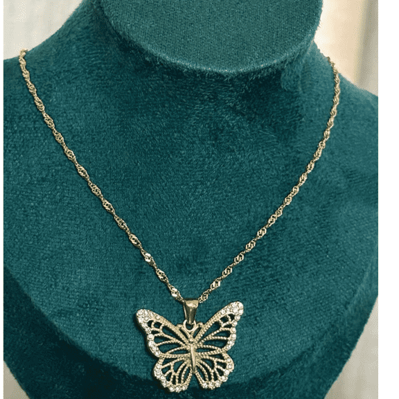 LAPRECIEUZ DE ARTHES JEWELRY 18K Yellow Gold Filled Butterfly Pendant Necklace For Women 18"