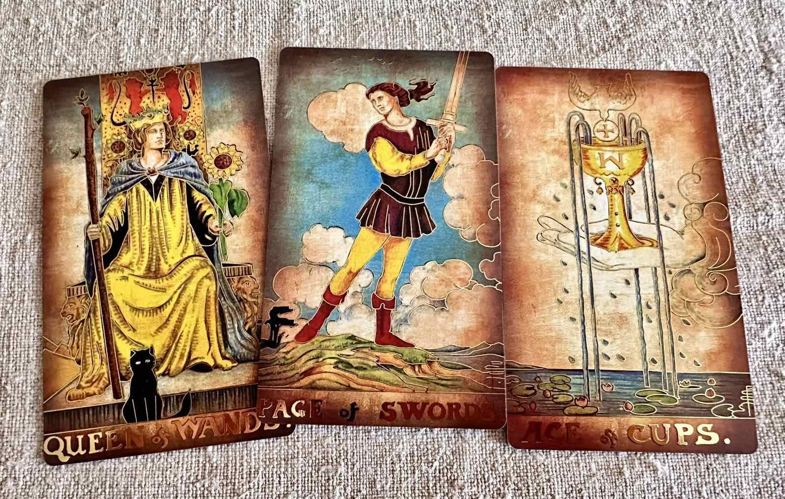 Unique Eco Plastic Borderless Waterproof Tarot Deck Gold Foil Tarot Big Size 3"x 5" 78 Cards Radiant Wise Spirit Tarot Guidebook Velvet Pouch