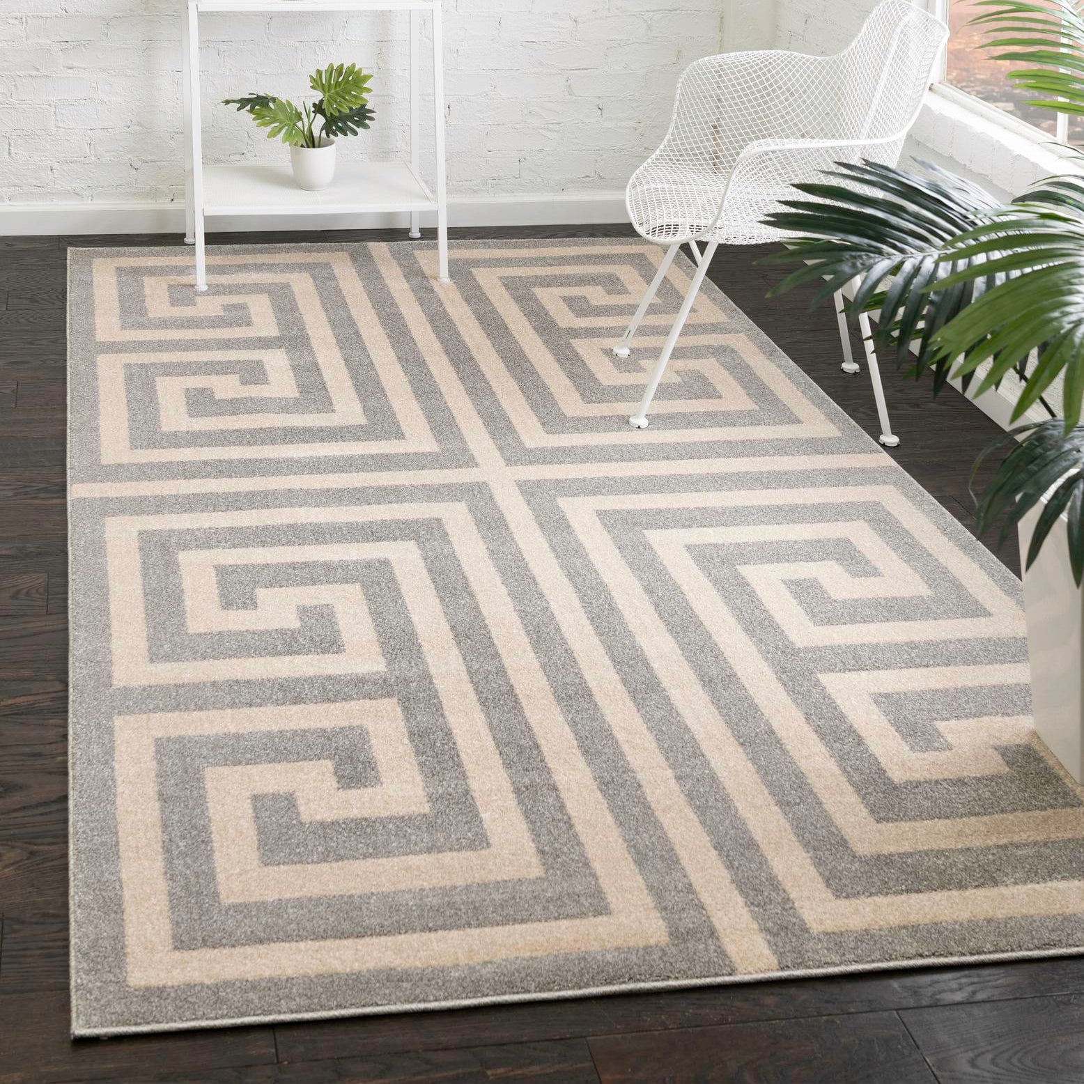 Gray Geometric Synthetic Easy Care Rectangular Rug 10' x 13'