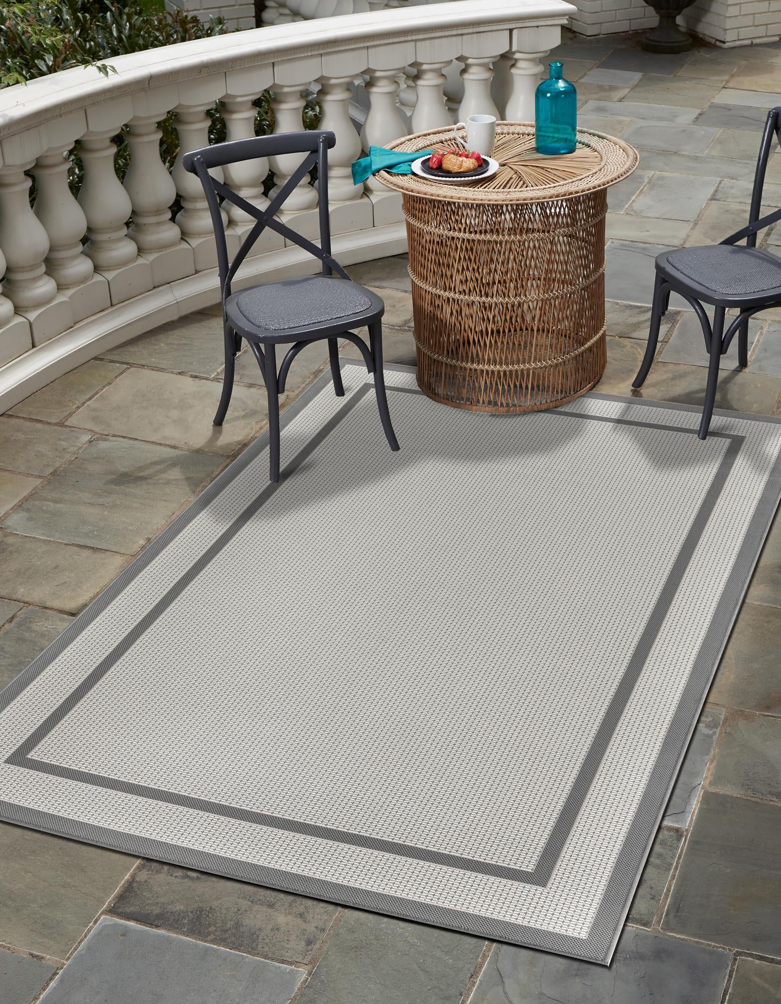 Reversible Easy-Care Gray Synthetic Outdoor Rug 7' x 10'