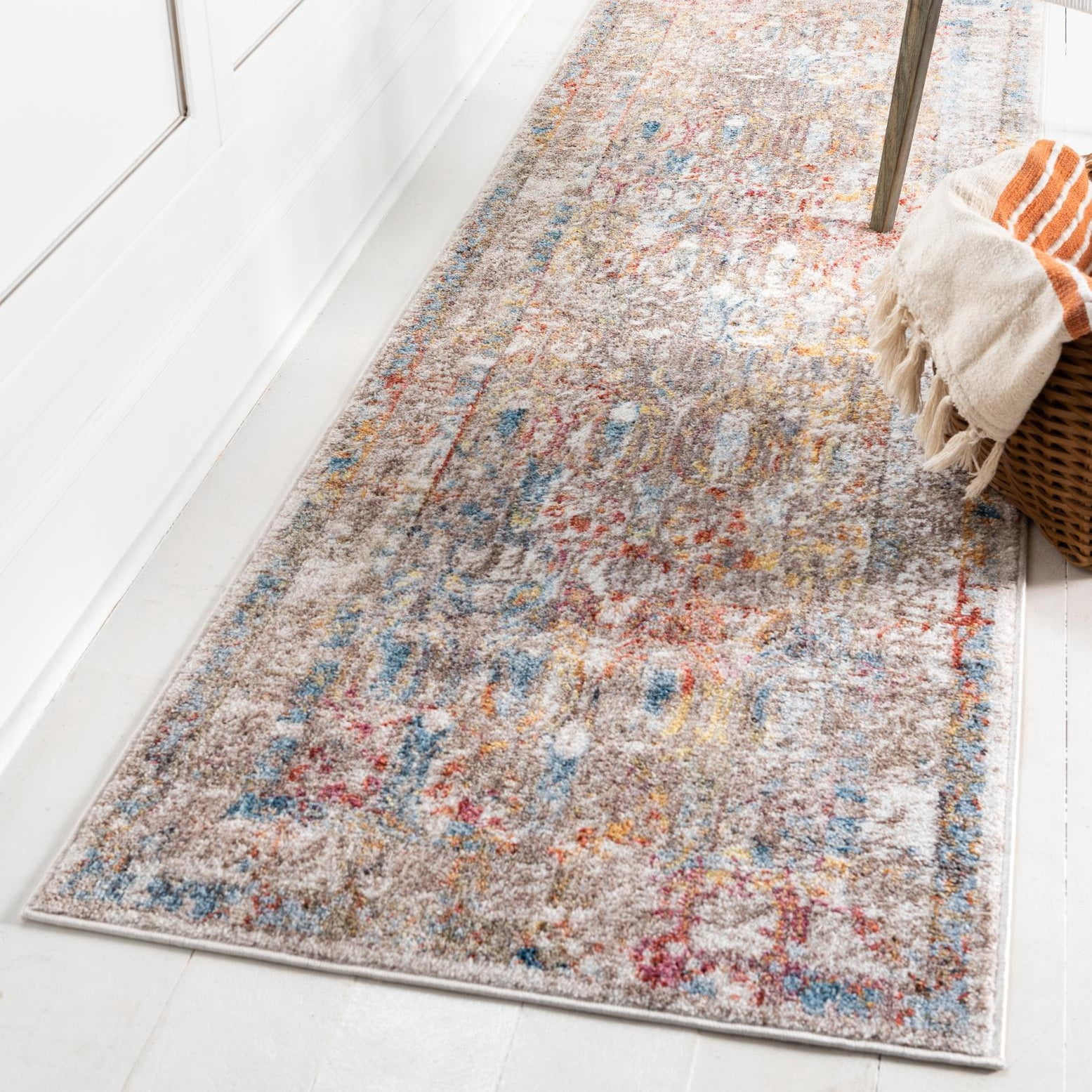 Unique Loom Brighton Collection Area Rug - Williamsburg (2' 7