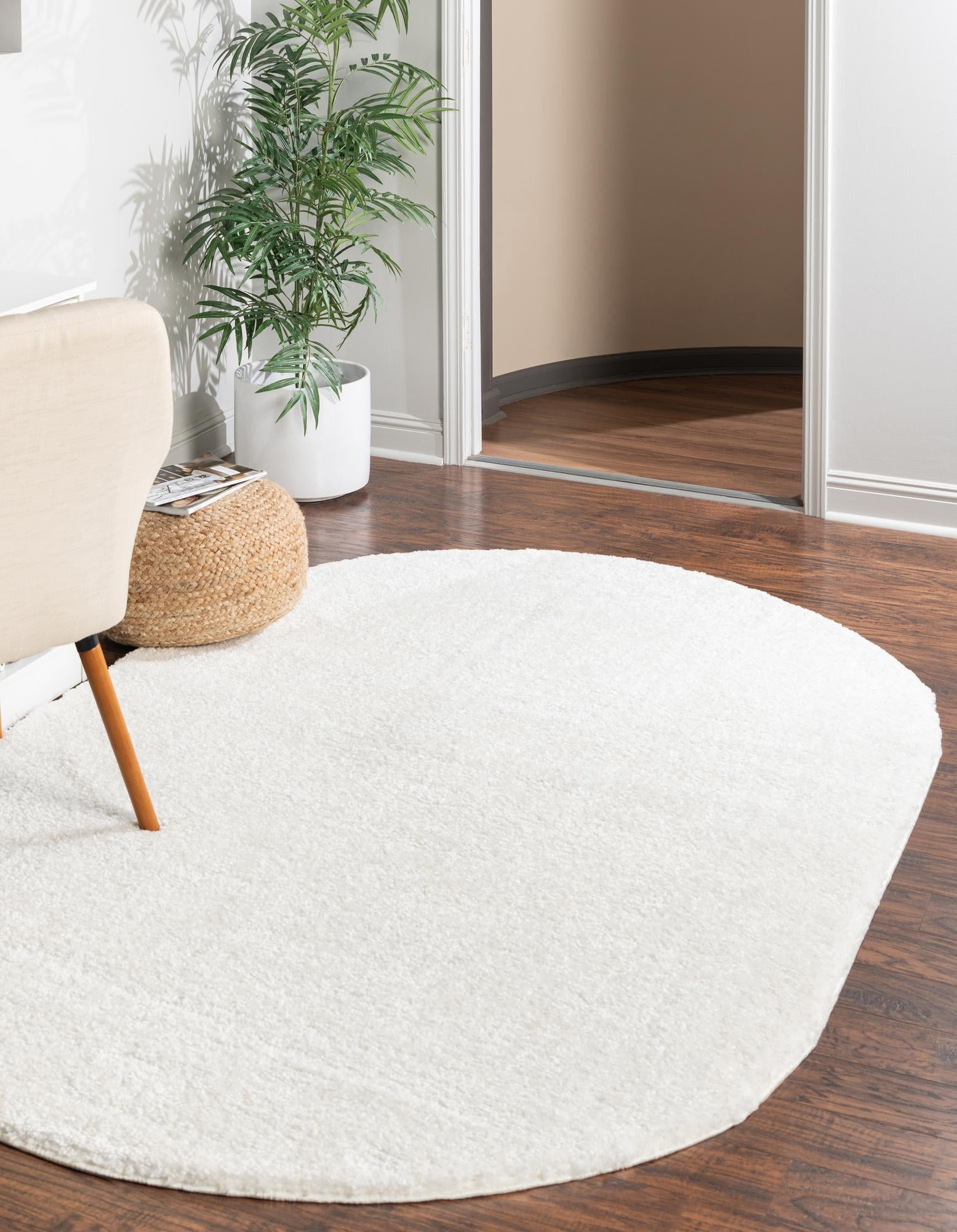 Unique Loom Calabasas Solo Rug Snow White 3' 3" x 5' 3" Oval Solid