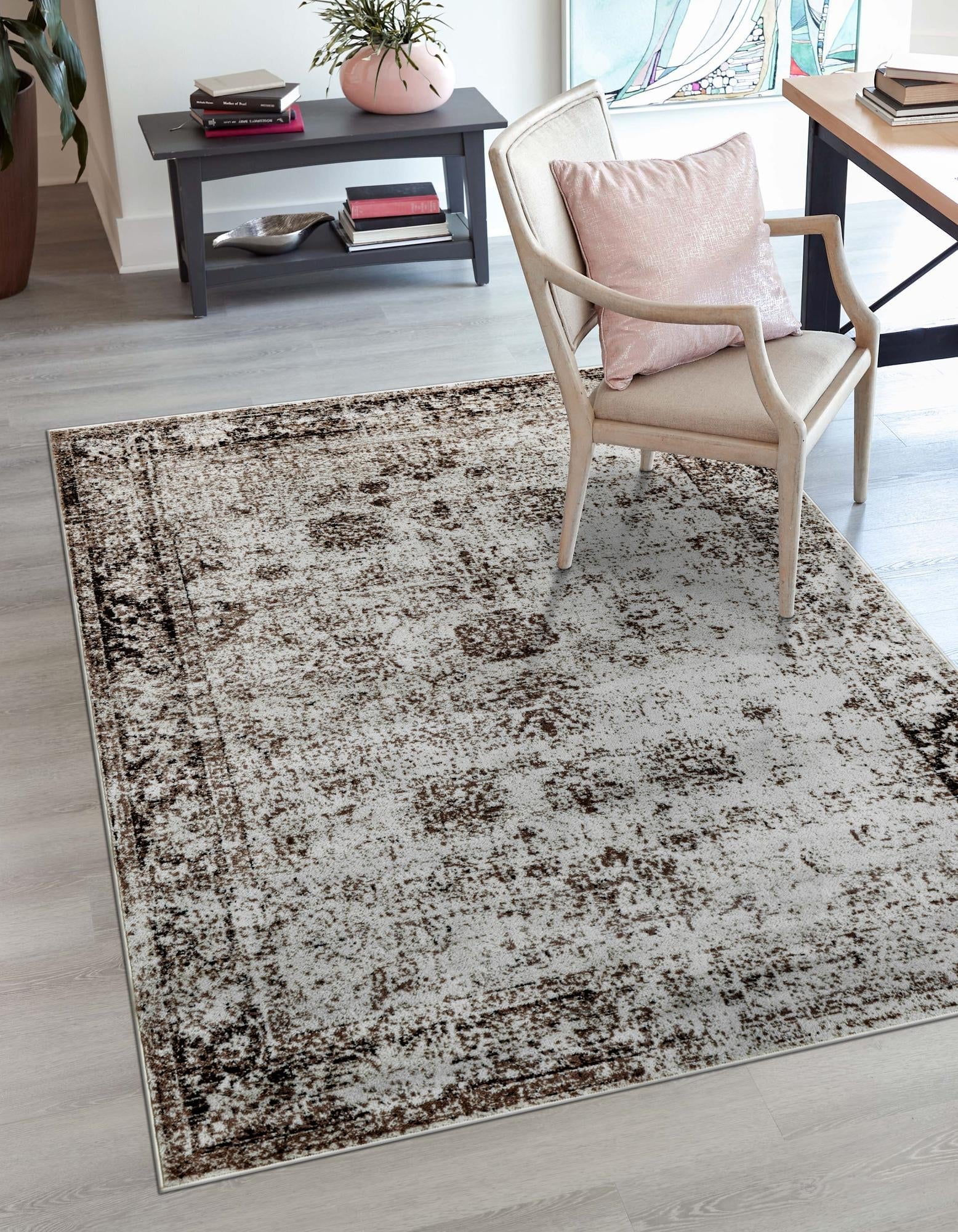 Ivory Elegance 8'x10' Rectangular Synthetic Rug