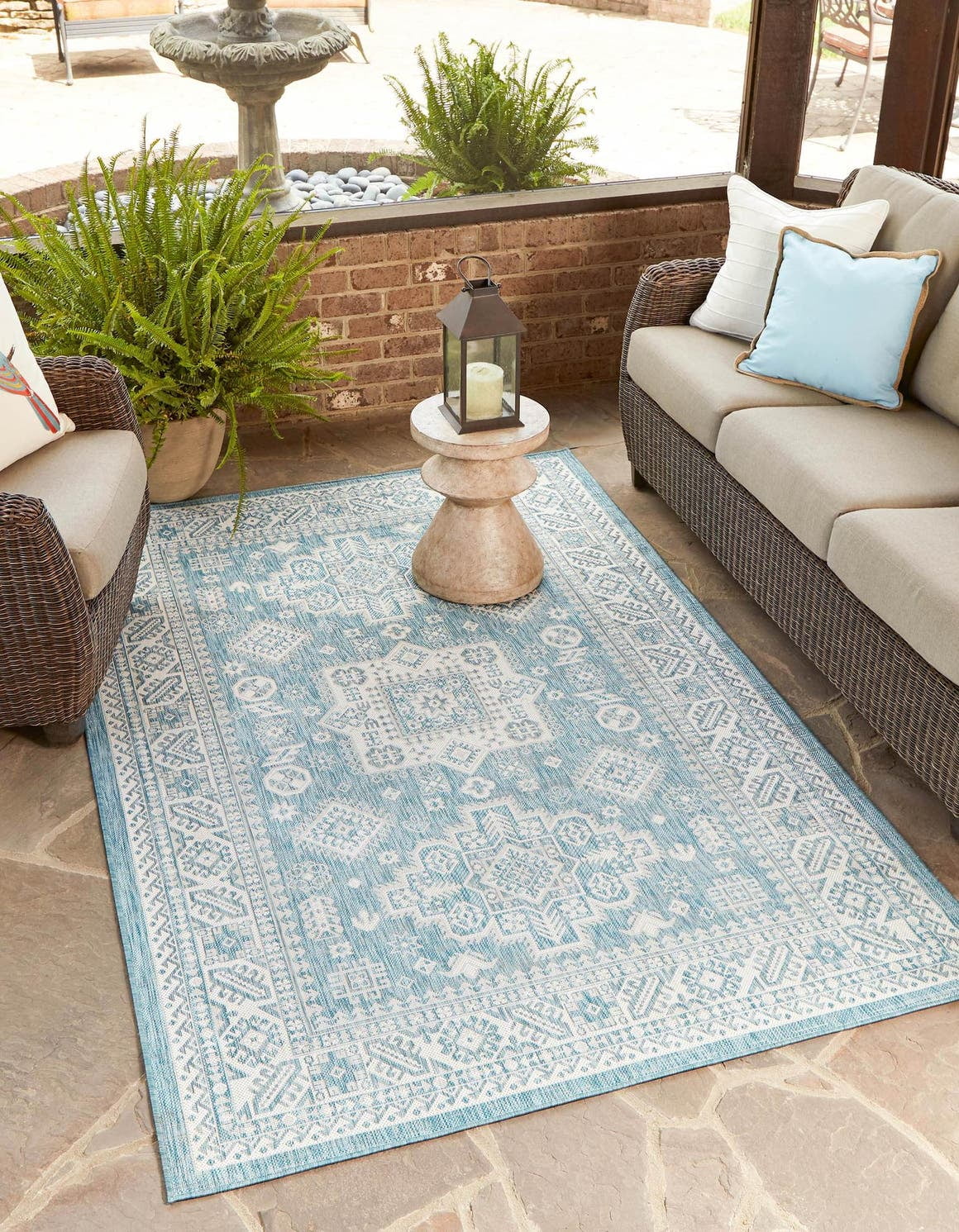 Aqua Medallion 9' x 12' Reversible Outdoor Rug