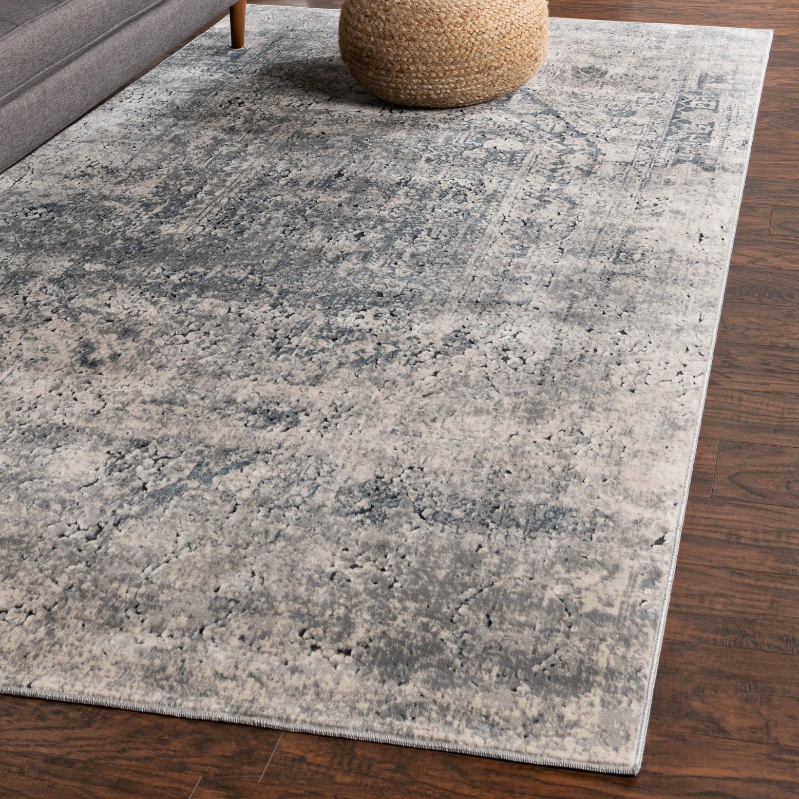 Modern Gray Synthetic 4' x 6' Easy-Care Stain-Resistant Rug