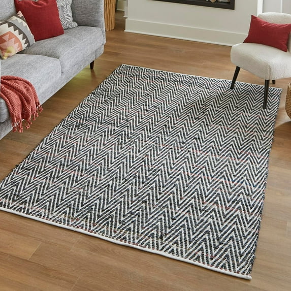 Unique Loom Chindi Chevron Collection Area Rug - Claire (4' 1" x 6' 1" Rectangle Black and White)