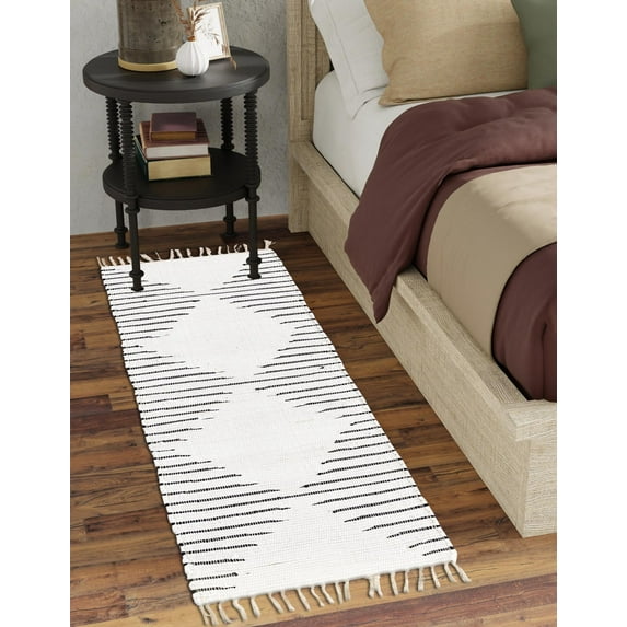 Unique Loom Chindi Cotton Collection Area Rug - Briah (2' 7" x 10' Runner White/Black)