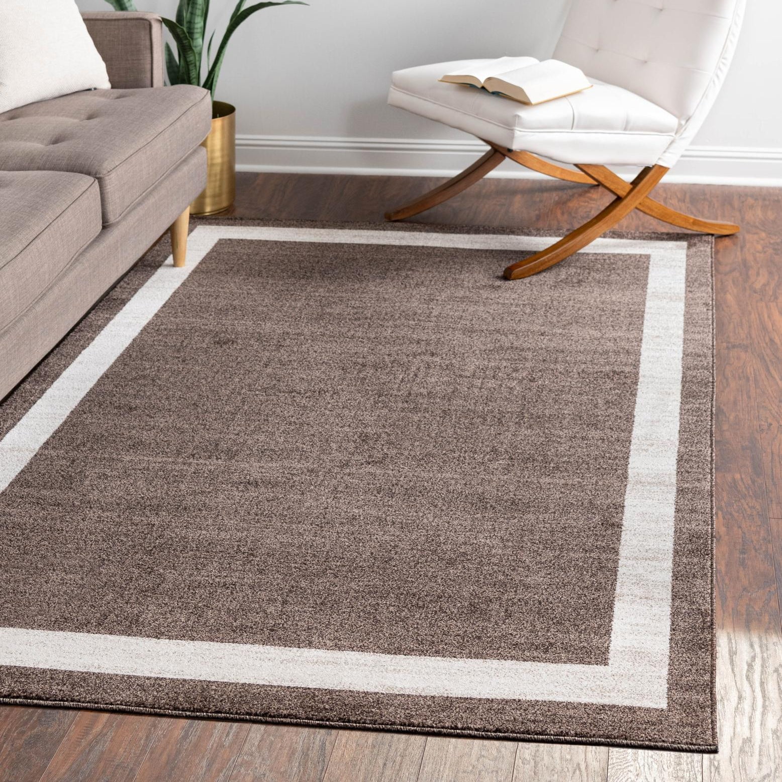 Reversible Tufted Spot Rug in Brown/Ivory, Easy Care Synthetic Material