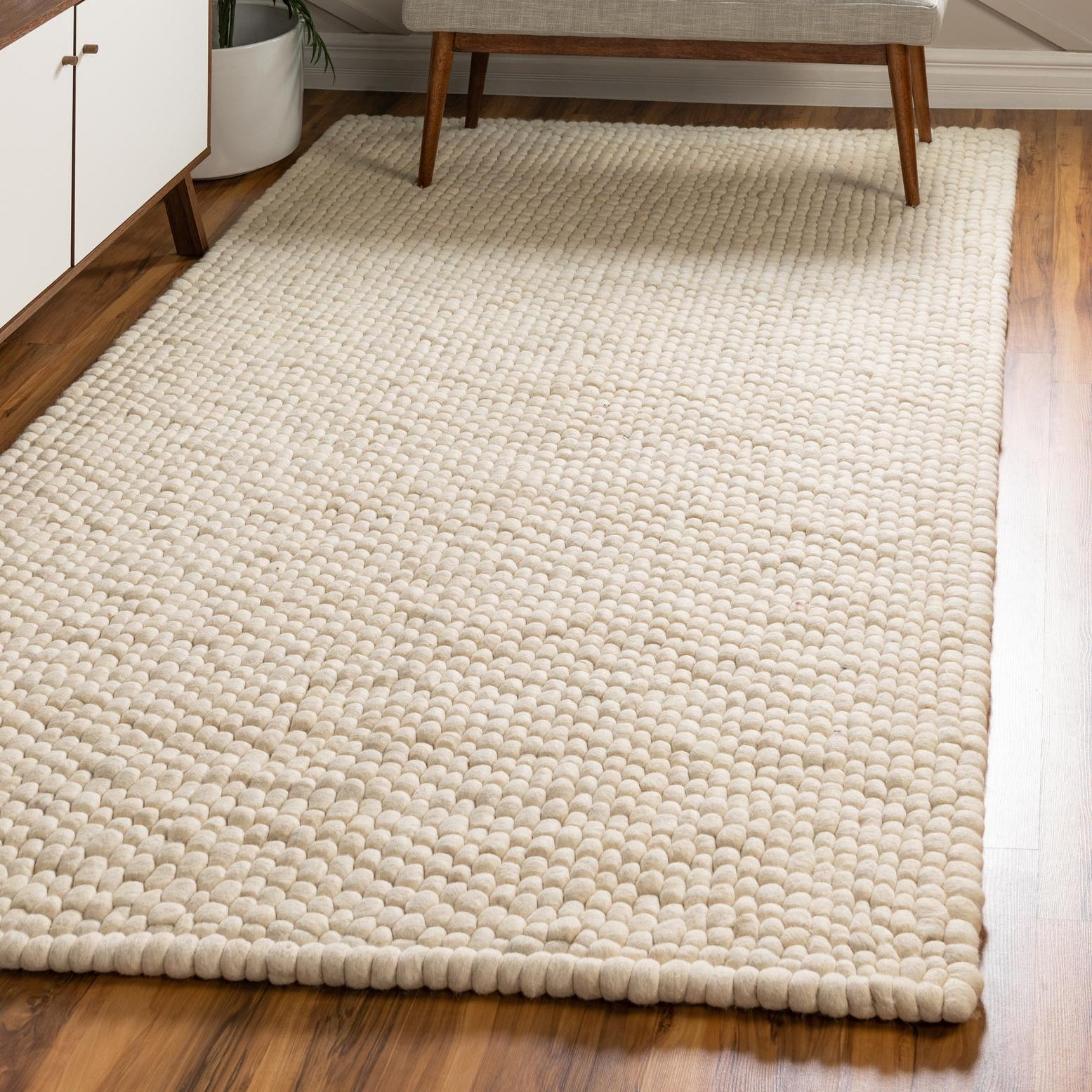 Unique Loom Felt Ball Collection Area Rug - Cloud (5' 1" x 8' Rectangle Ivory)