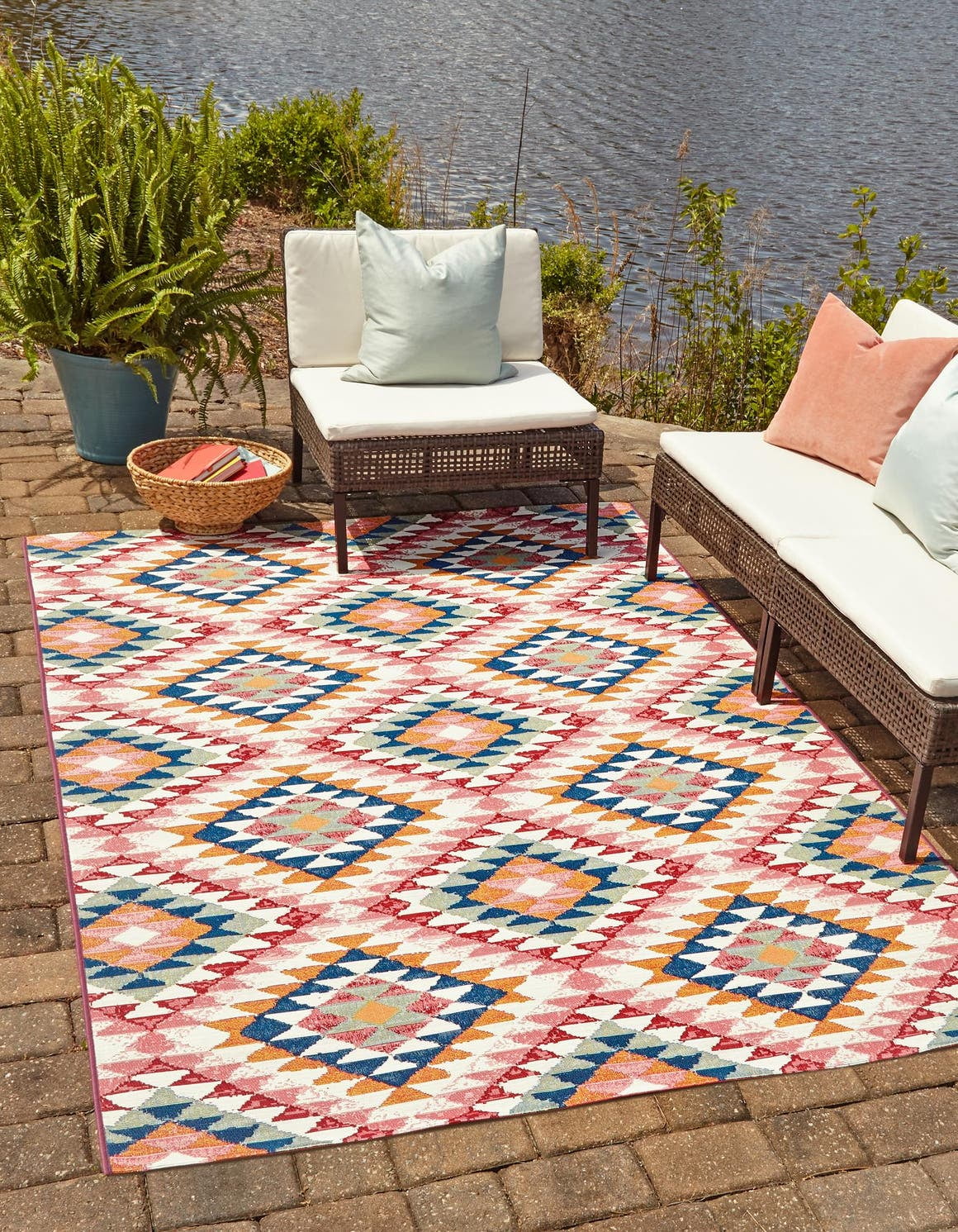 Modern Geometric Multicolor Synthetic 5'3" x 8' Outdoor Rug