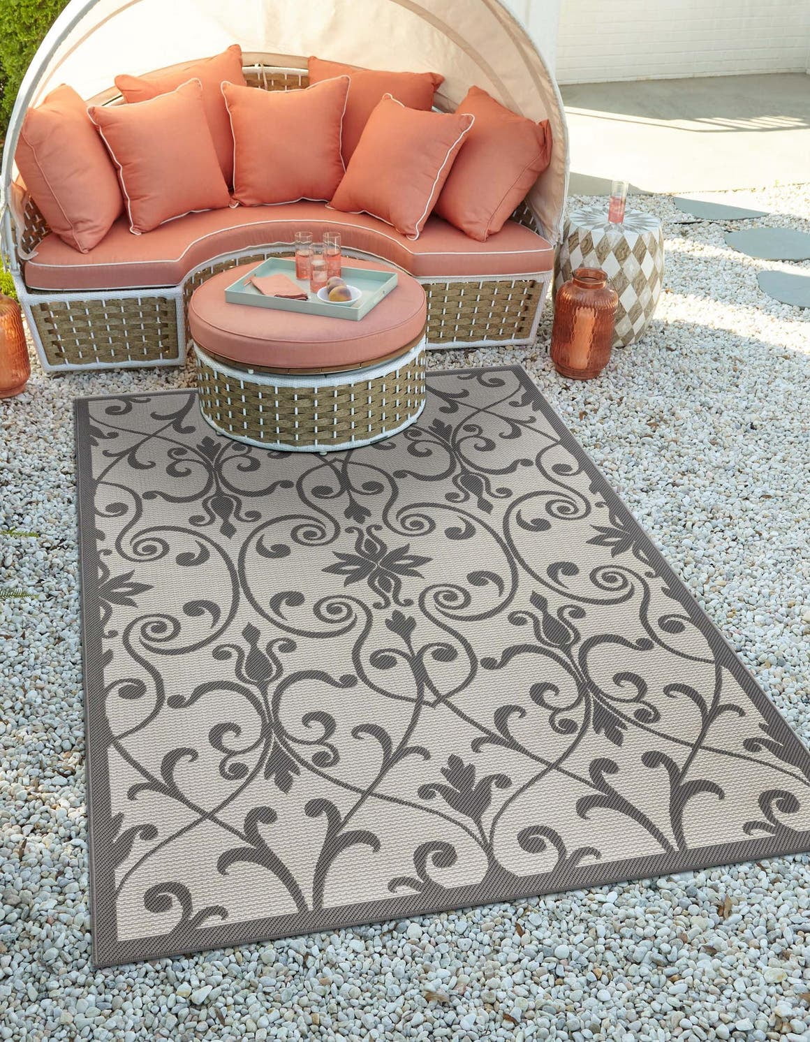 Unique Loom Gate Indoor/Outdoor Botanical Rug Gray/Silver 3' 3