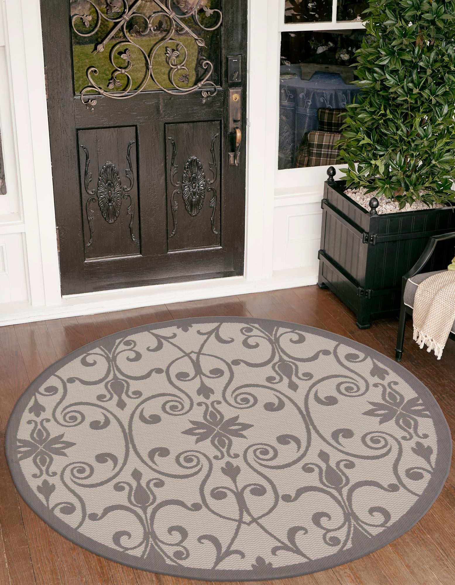 Abstract Gray Gradient 6' Round Synthetic Outdoor Rug