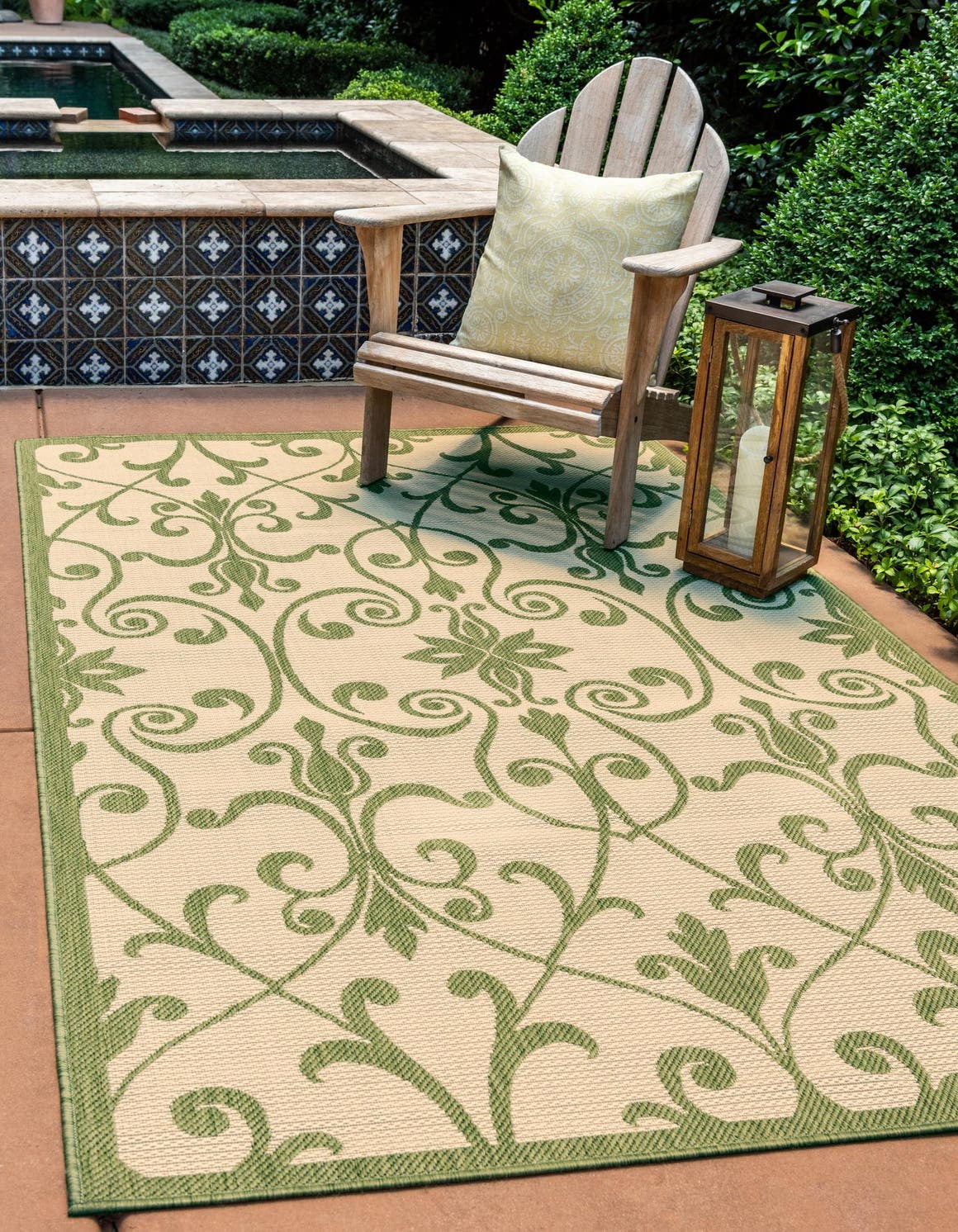 Green Botanical Elegance Outdoor Rug 2' x 3' Synthetic Easy-Care