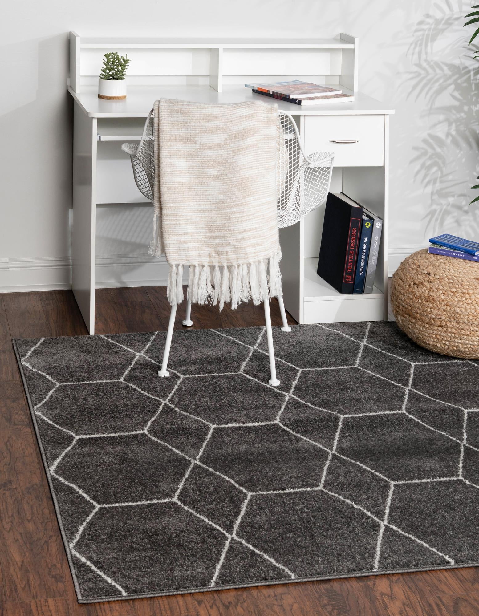5' Square Dark Gray & Ivory Geometric Synthetic Area Rug