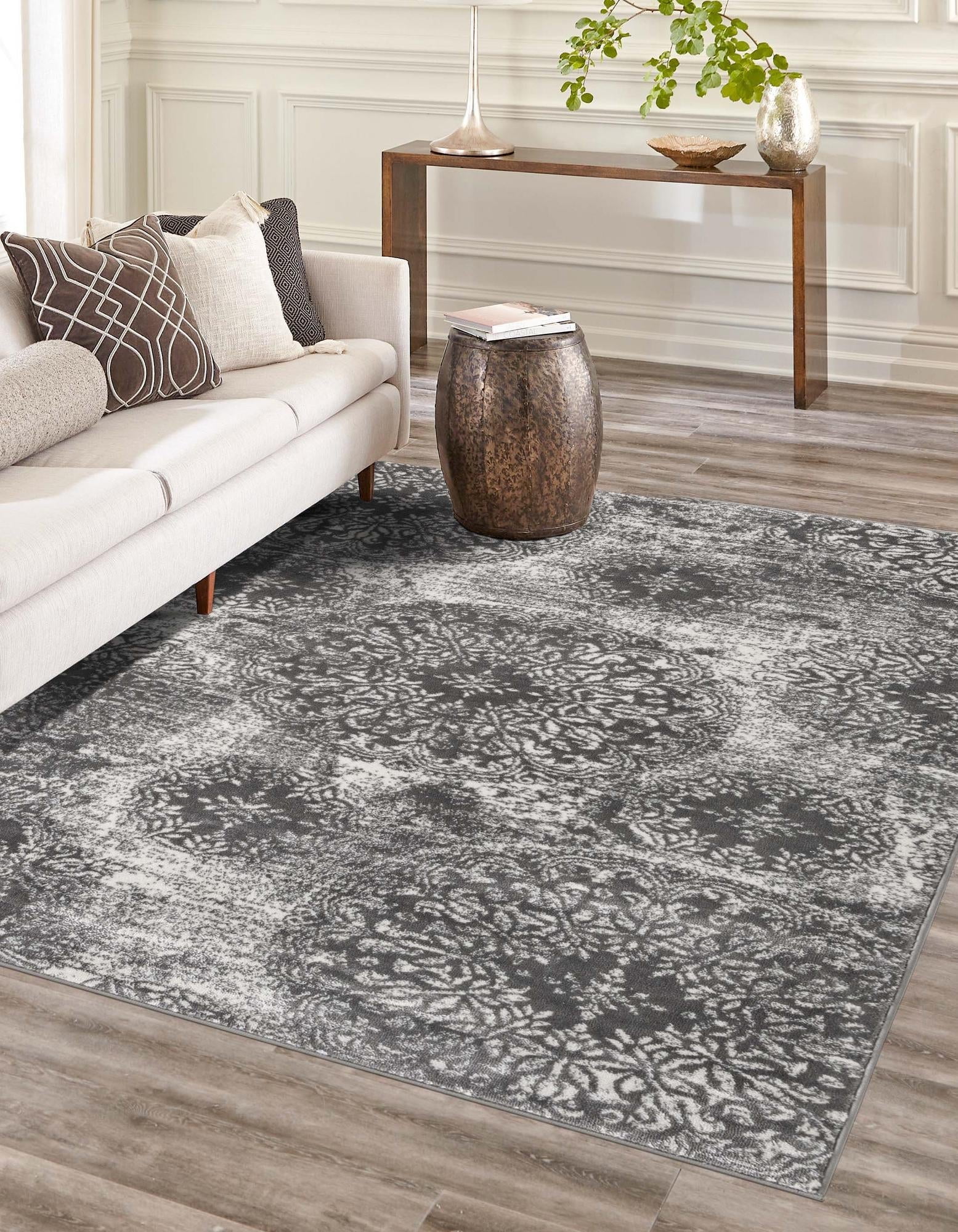 Grand Sofia Gray & Ivory 4'1" x 6'1" Rectangular Easy-Care Rug