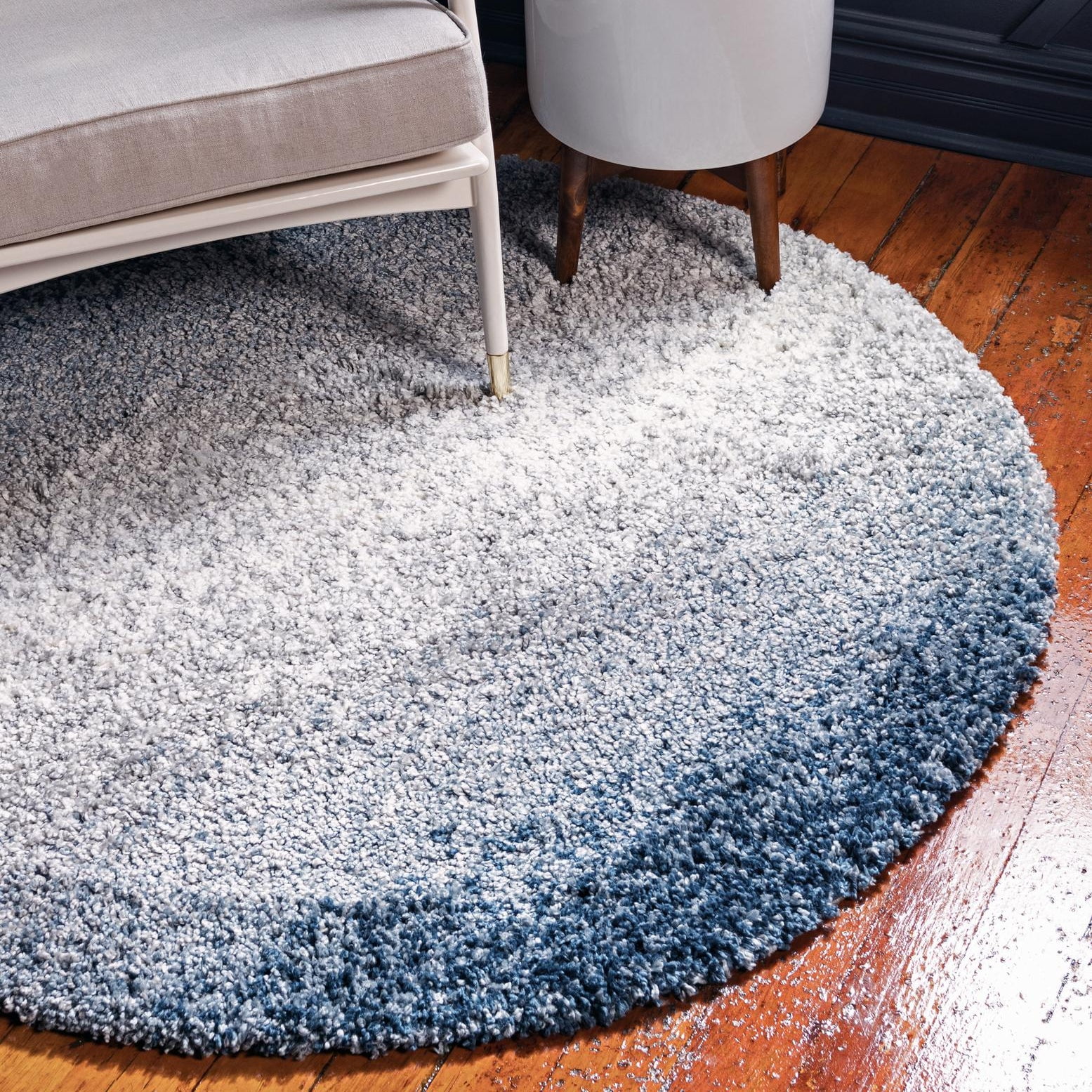 Luxurious Handmade Blue Geometric Shag Round Rug, 5' Diameter