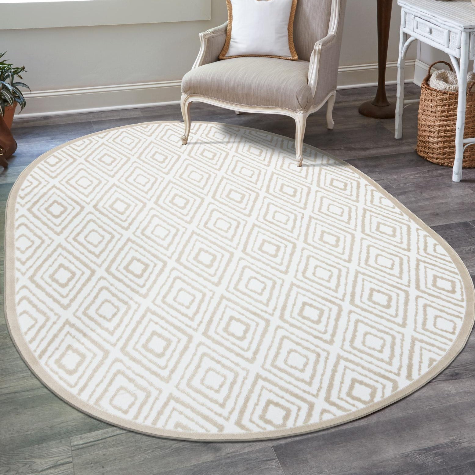 Unique Loom Hermitage Collection Area Rug - Loggias (7' x 10' Oval
