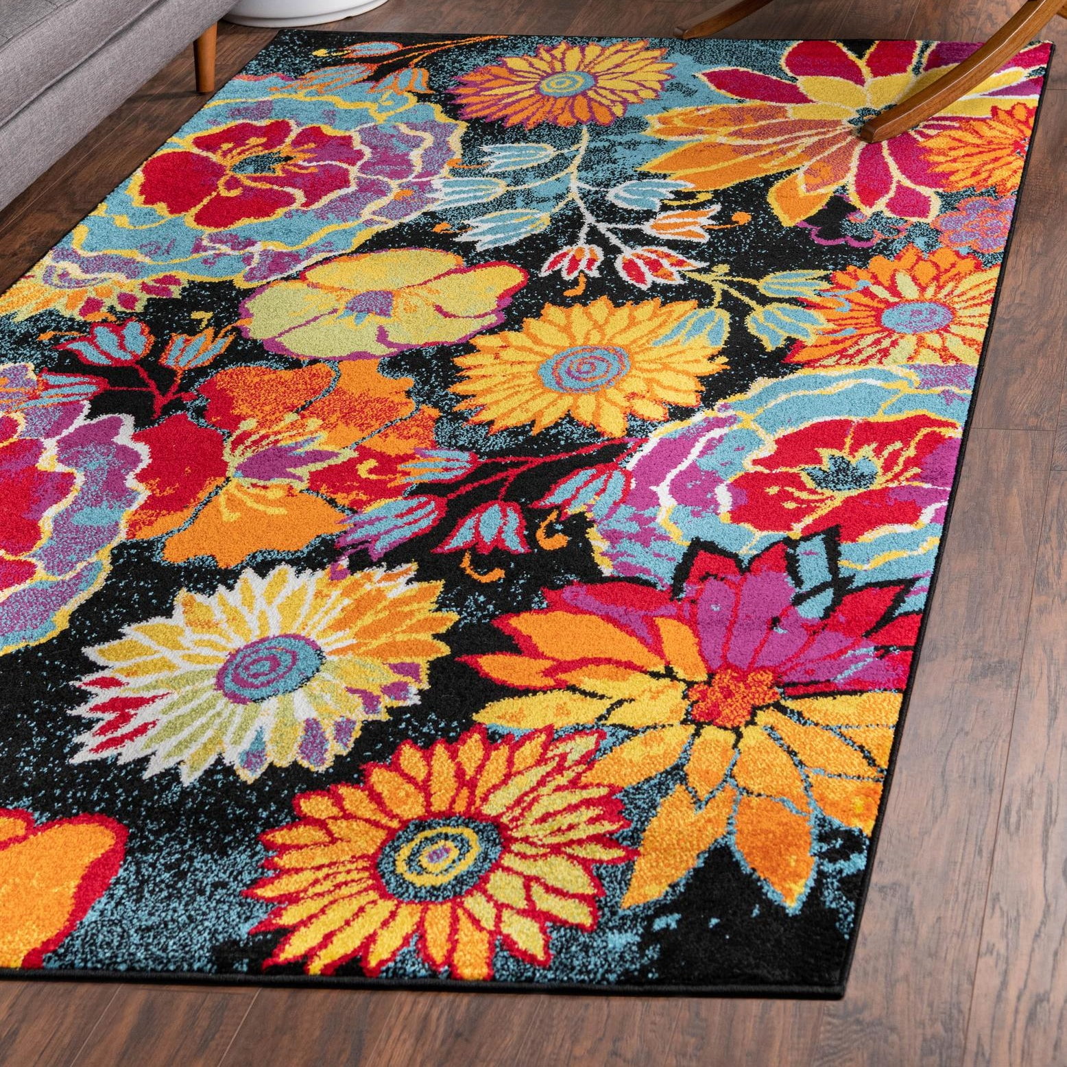 Black Floral Synthetic Rectangular Indoor Area Rug