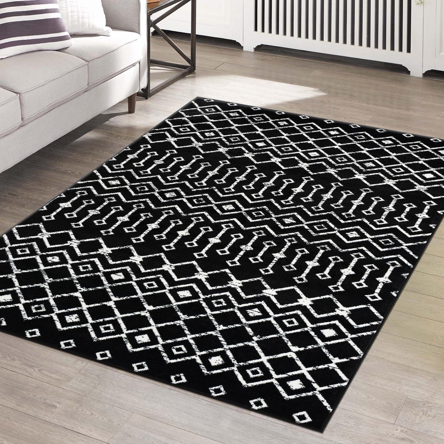 Modern Black Trellis 4x6 Synthetic Area Rug for Easy Care Living