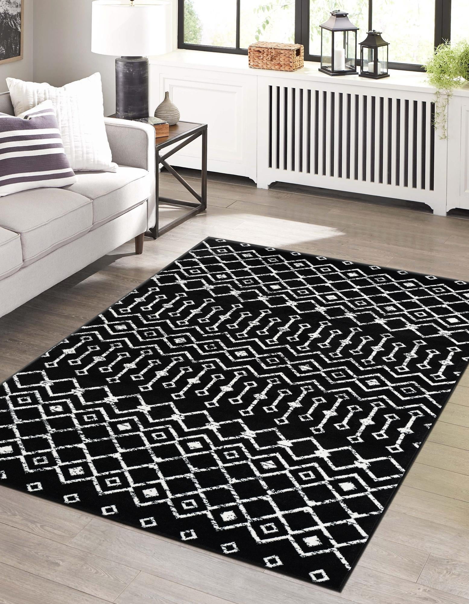 Black and Ivory Rectangular Trellis 9' x 12' Synthetic Rug