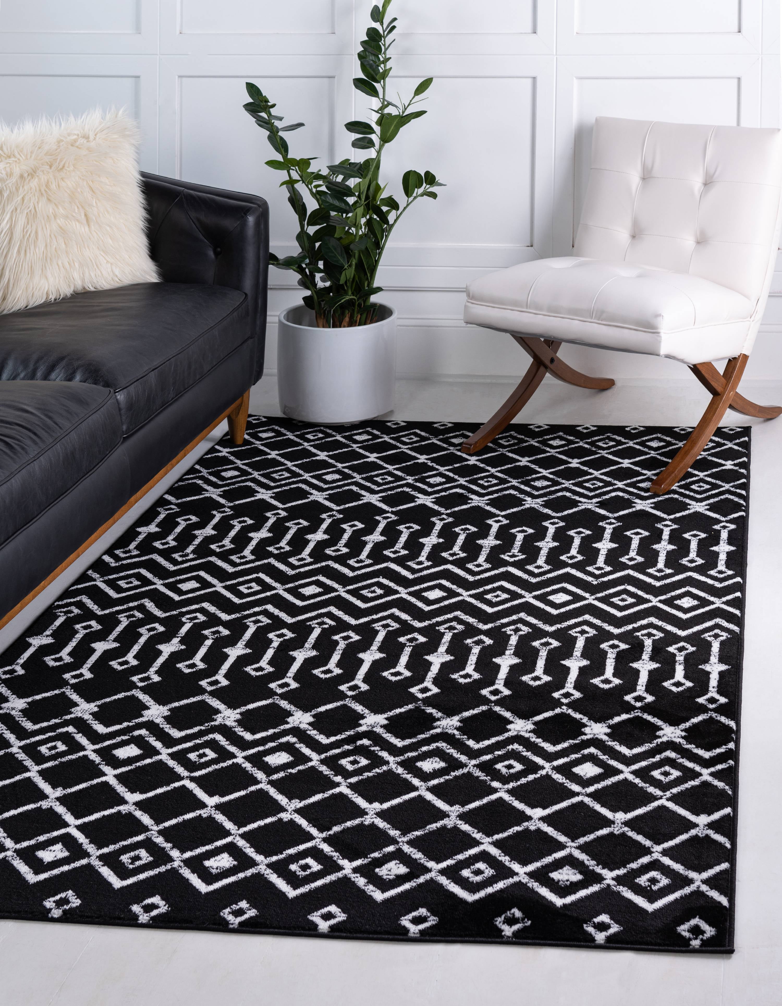 Black and Ivory Rectangular Trellis 9' x 12' Synthetic Rug