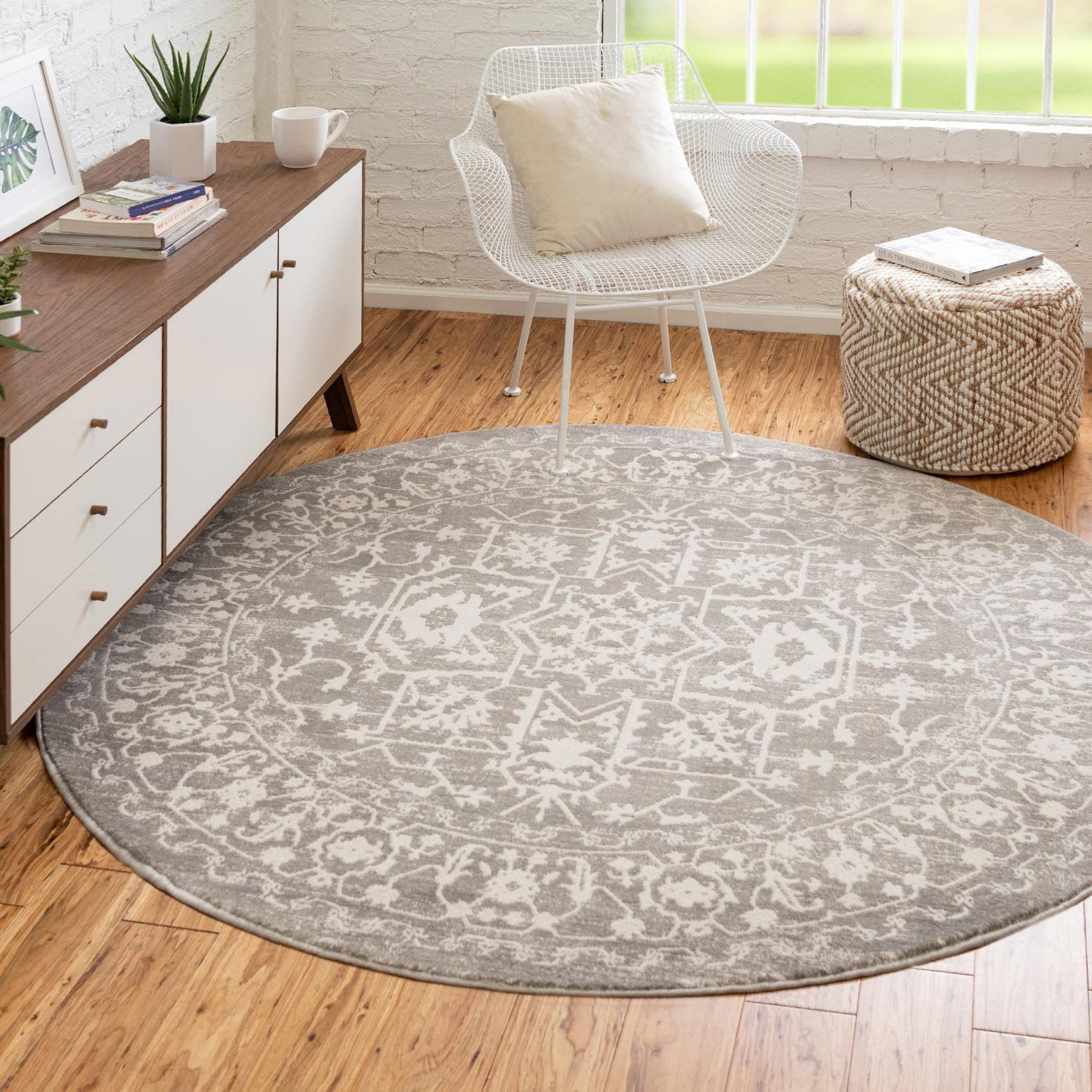 Light Gray Round Abstract Stain-Resistant Synthetic Rug