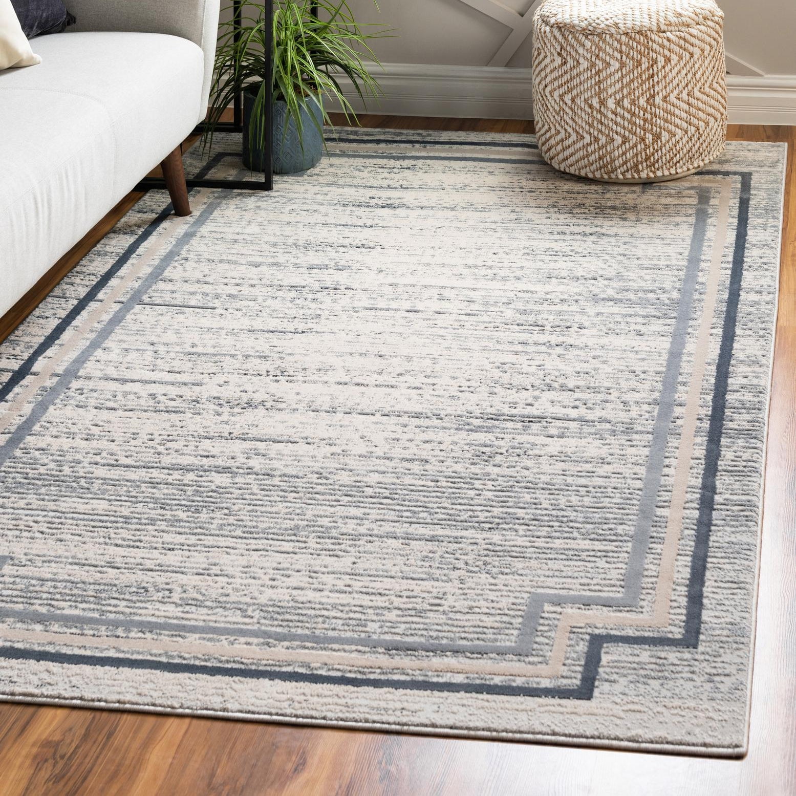 Gray Braided Handmade Synthetic 6' x 9' Abstract Rug