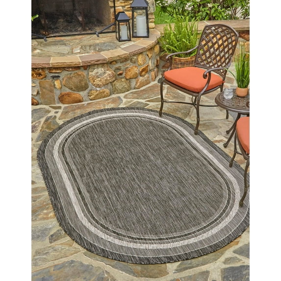 Unique Loom Outdoor Border Collection Area Rug - Soft Border (7' 10" x 10' Oval Black/Ivory)