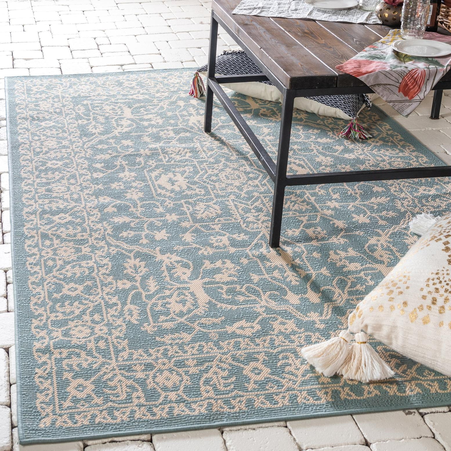 LuxeCare Easy Clean Light Blue Synthetic Outdoor Rug 2' x 3'