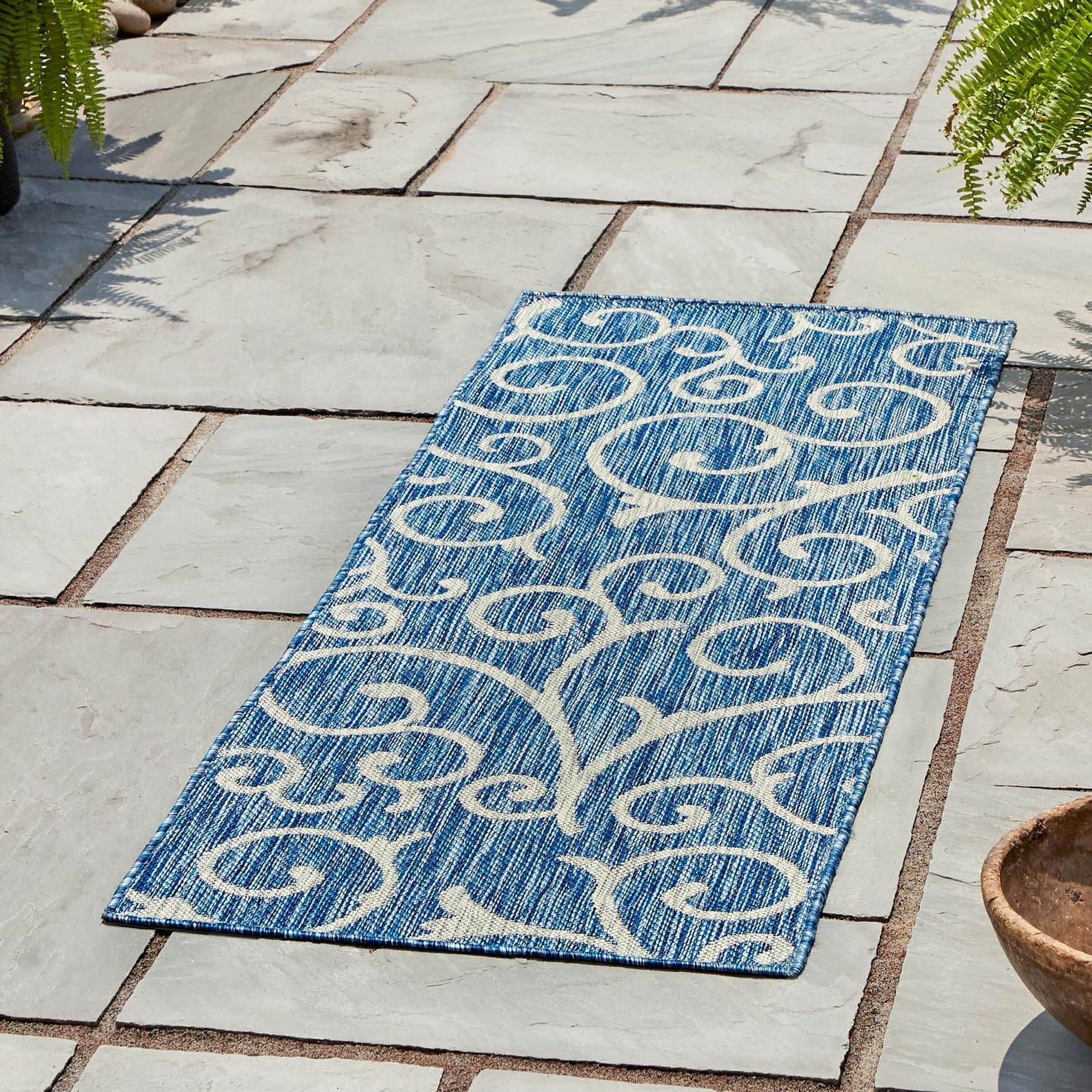 Blue and Ivory Synthetic Outdoor Runner Rug