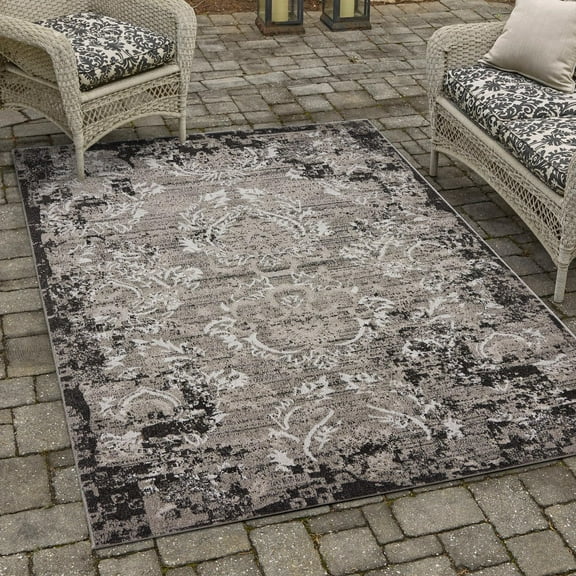Unique Loom Outdoor Botanical Collection Area Rug - Manchester (4' 1" x 6' 1" Rectangle Light Gray/Black)