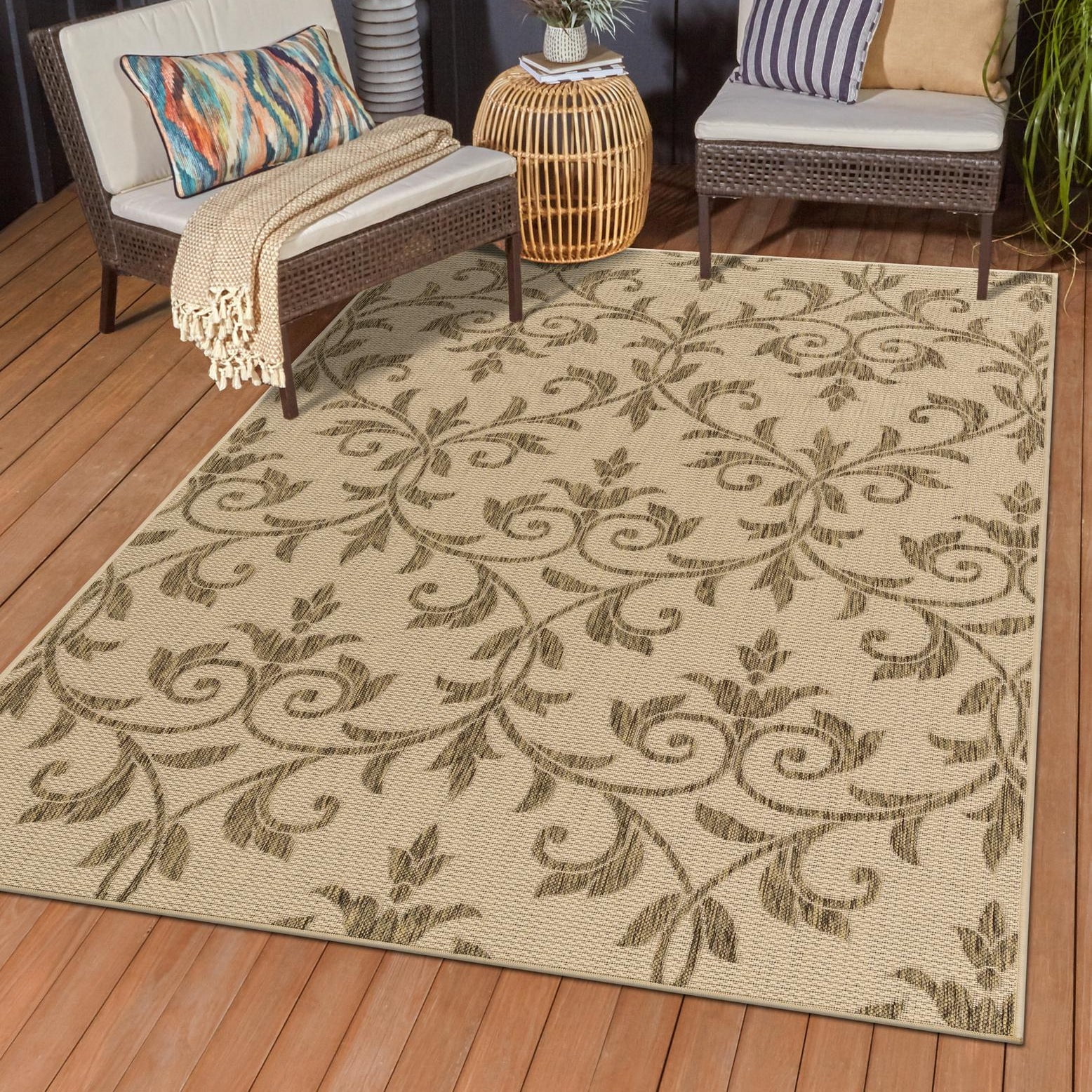 Easy-Care Reversible Outdoor Rug in Gray and Brown, Stain-Resistant and Pet-Friendly