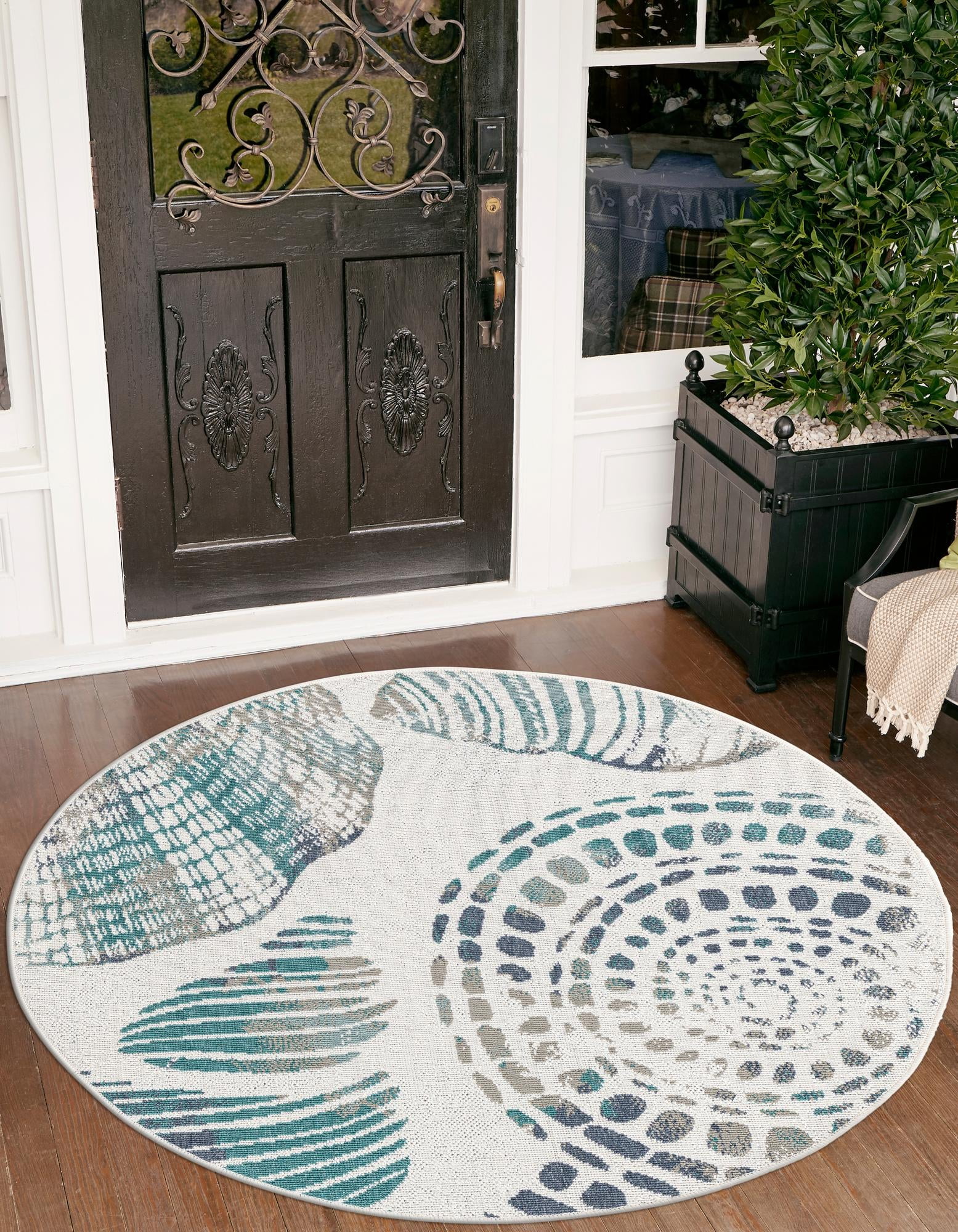 Coastal Abstract Ivory 4 Ft Round Synthetic Outdoor Rug