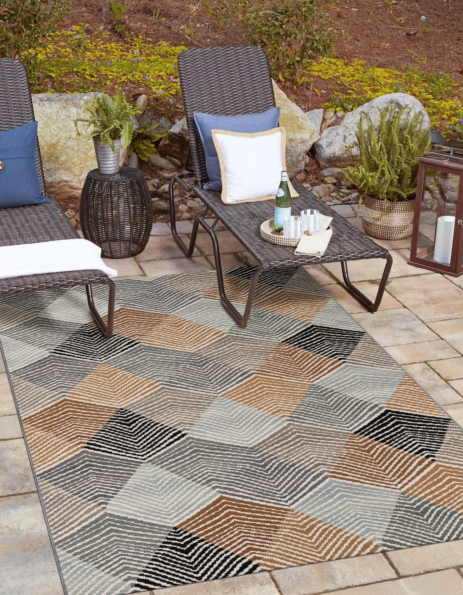 Unique Loom Outdoor Modern Collection Area Rug - Strata (5' 1" x 8' Rectangle Gray/Ivory)