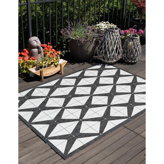 Unique Loom Outdoor Modern Collection Area Rug (6' 1" x 9' Rectangle Black and White)