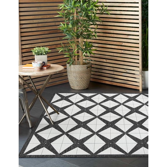 Unique Loom Outdoor Modern Collection Area Rug (7' 10" Square Black and White)