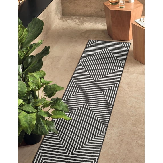 Unique Loom Outdoor Modern Collection Area Rug - Achromatic (2' x 8' Runner Black and White)