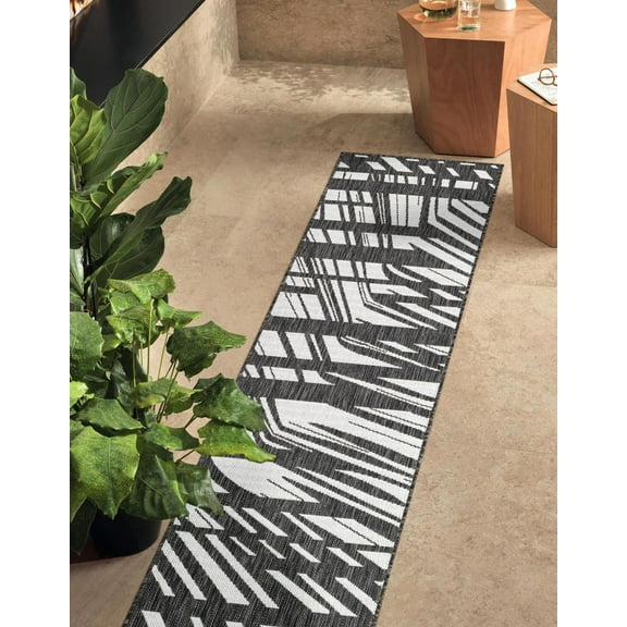 Unique Loom Outdoor Modern Collection Area Rug - Greyscale (2' x 8' Runner Black and White)