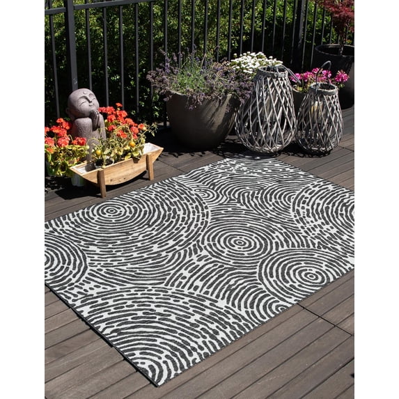 Unique Loom Outdoor Modern Collection Area Rug - Maze (7' 1" x 10' Rectangle Black and White)