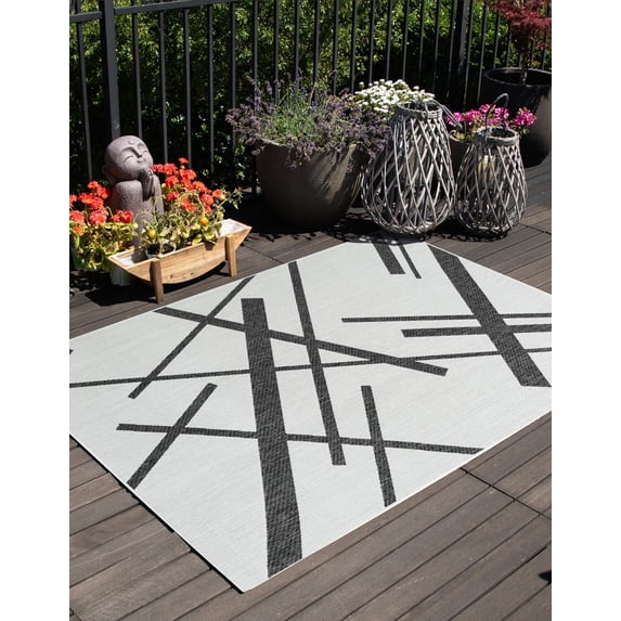 Unique Loom Outdoor Modern Collection Area Rug - Mikado (5' 3" x 8' Rectangle Black and White)