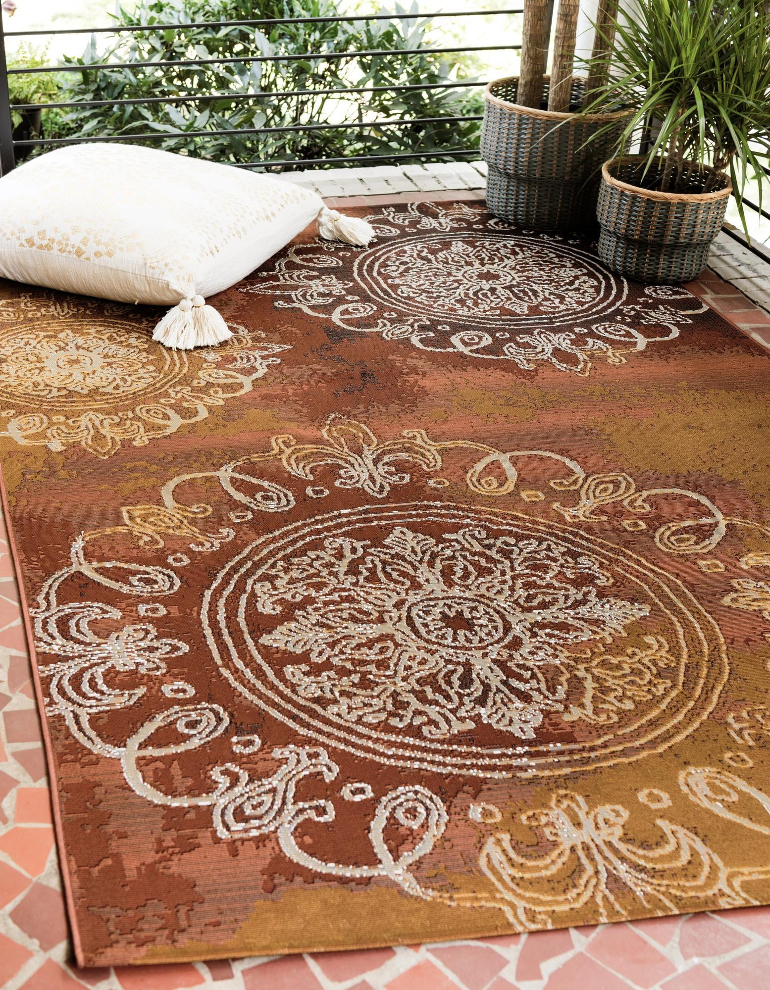 Rust Red and Gold Medallion Easy-Care Outdoor Rug - 5'3" x 8'