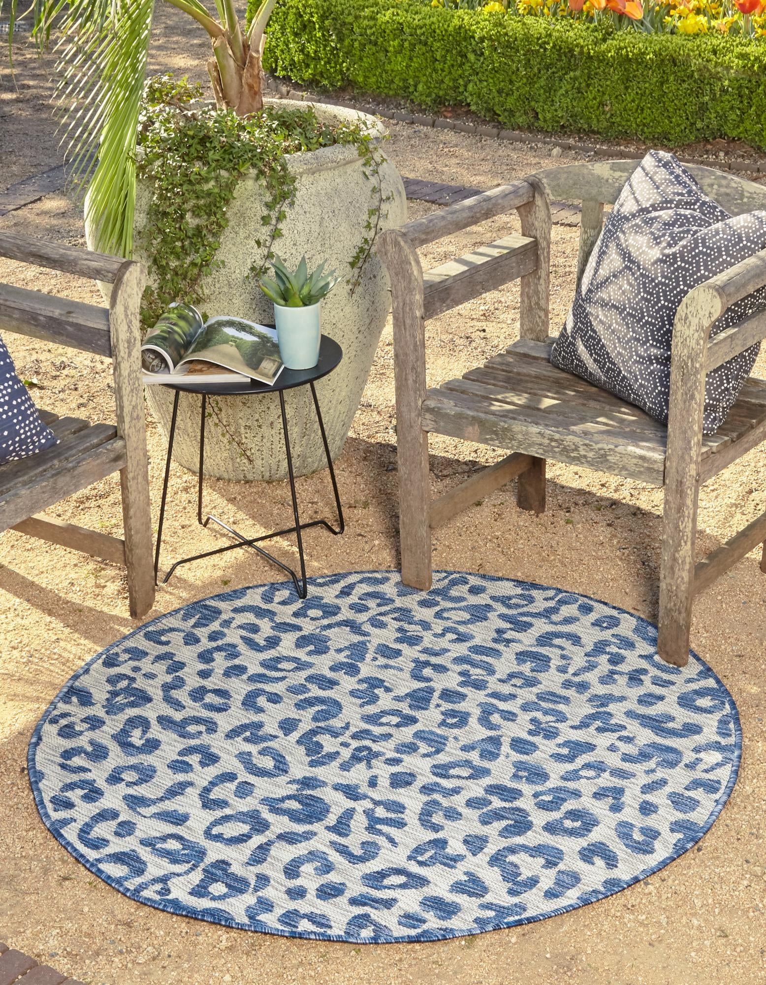 Round Blue Synthetic Outdoor Stain-Resistant Area Rug