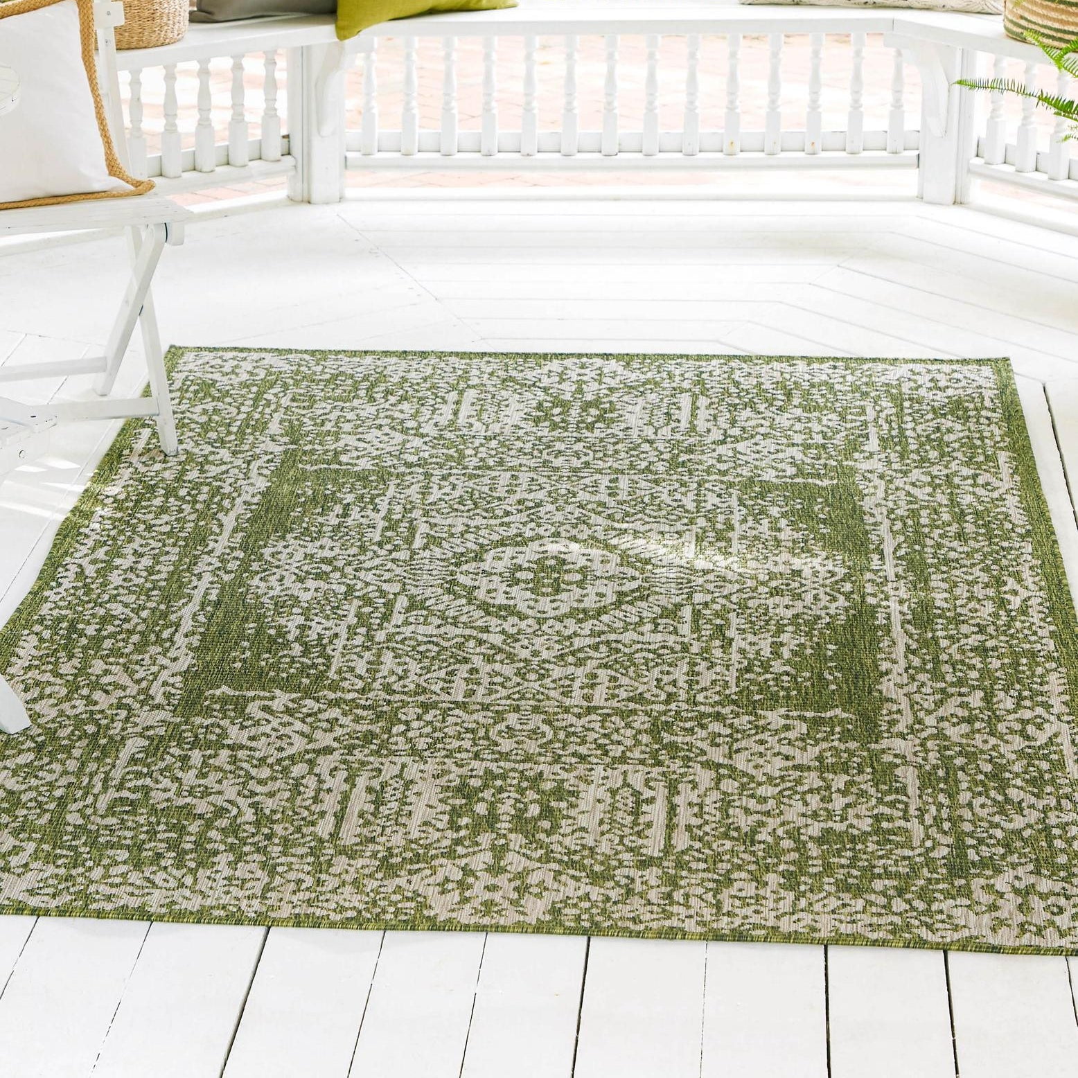 Green Timeworn Easy-Care Synthetic 4' x 6' Outdoor Rug