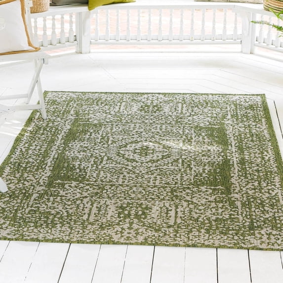 Unique Loom Outdoor Traditional Collection Area Rug - Timeworn (6' 1" x 9' Rectangle Green/Ivory)