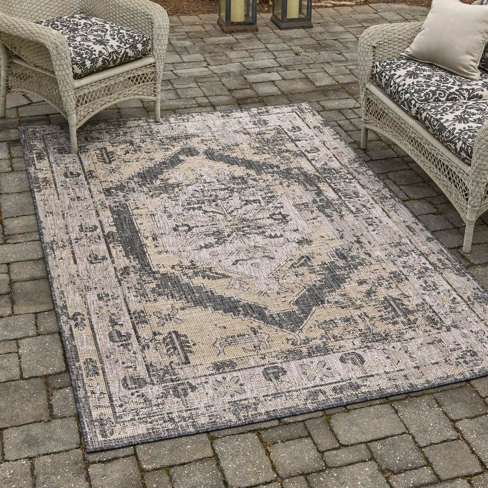 Charcoal Elegance 9' x 12' Synthetic Outdoor Traditional Rug