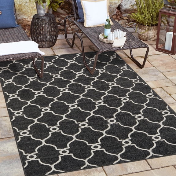 Unique Loom Outdoor Trellis Collection Area Rug - Columbus (5' 1" x 8' Rectangle Black/Ivory)