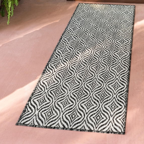 Unique Loom Outdoor Trellis Collection Area Rug - Deco Trellis (2' x 6' 1" Runner Charcoal/Ivory)